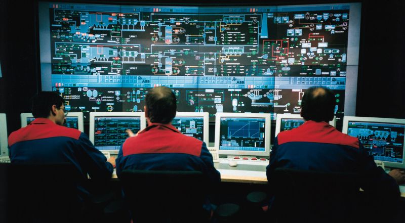 File:Locale RS6 Leitstand 2.jpg