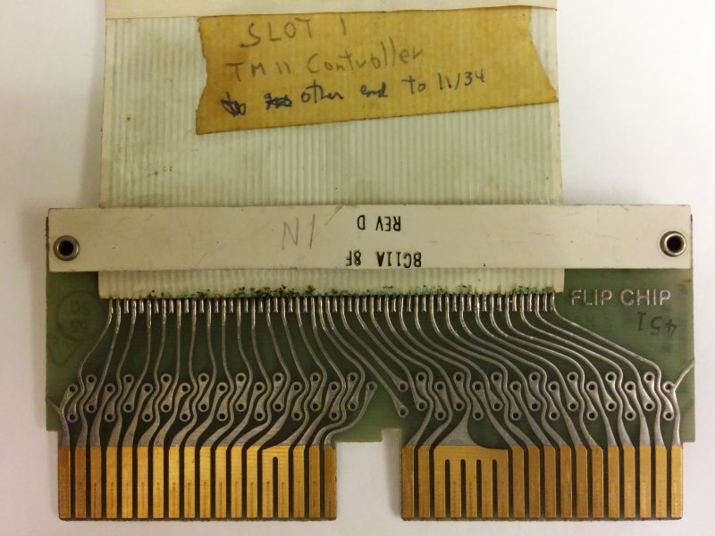 File:Locale RS6 Unibus cable.jpg