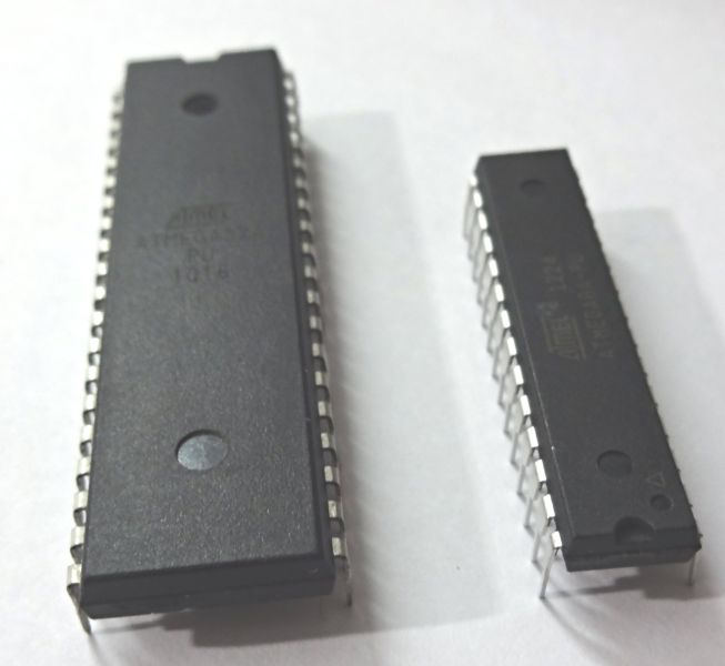 File:Locale RS6 Microcontrollers Atmega32 Atmega8.jpg