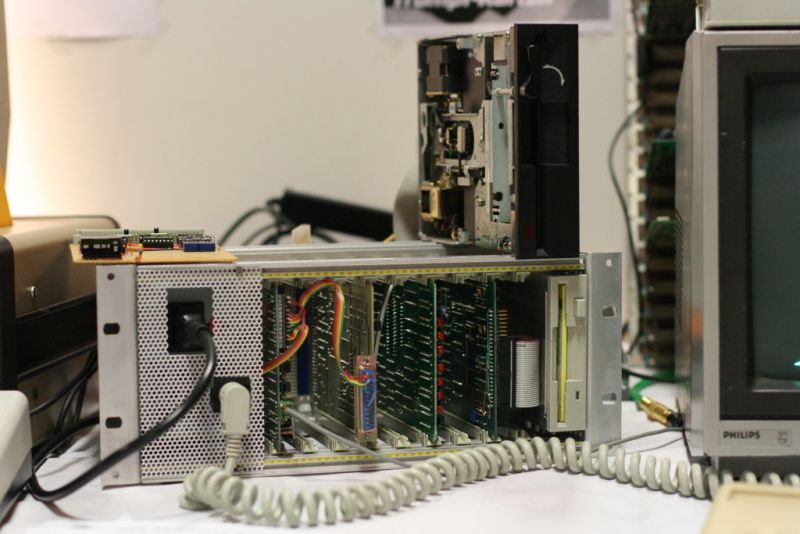 File:Locale RS6 ECB-Computer (6981097096).jpg