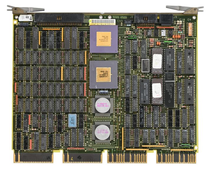 File:Locale RS6 DEC MicroVAX II CPU KA630-AA M7606.jpg