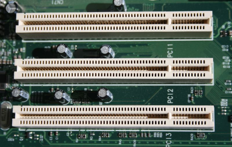 File:Locale RS6 PCI Slots Digon3.JPG