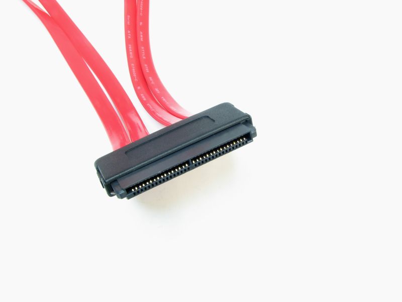 File:Locale RS6 SFF-8484-internal-connector-0a.jpg