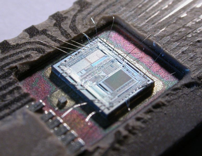 File:Locale RS6 Intel 8742 153056995.jpg