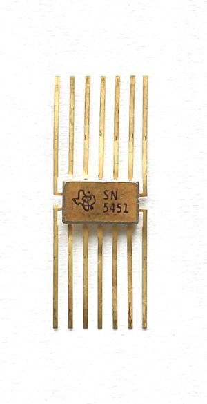 Locale RS6 KL TI SN5451 Logic IC.jpg