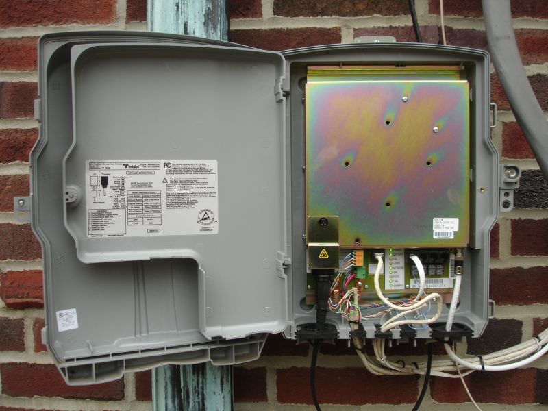 File:Locale RS6 Tellabs ONT611 inside.jpeg