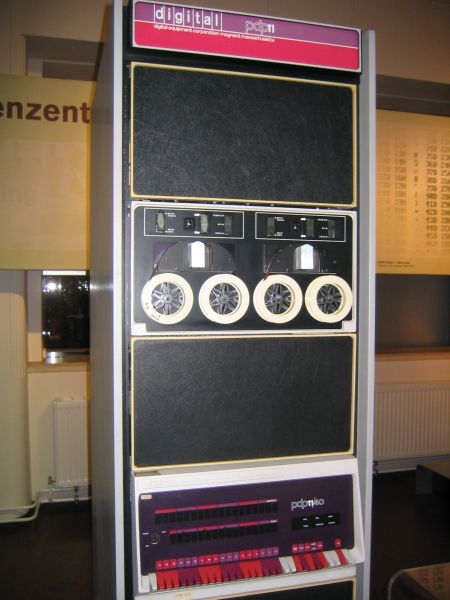 File:Locale RS6 Pdp-11-40.jpg