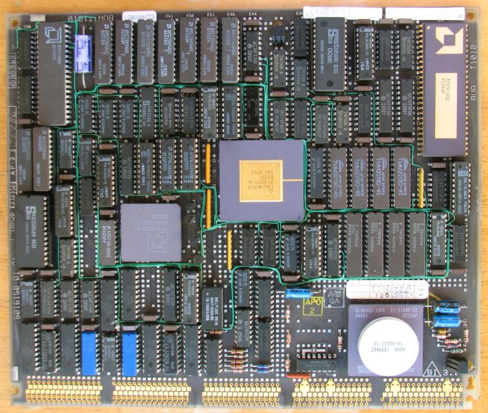 File:Locale RS6 DEC-VAX-T1010-adapter.jpg