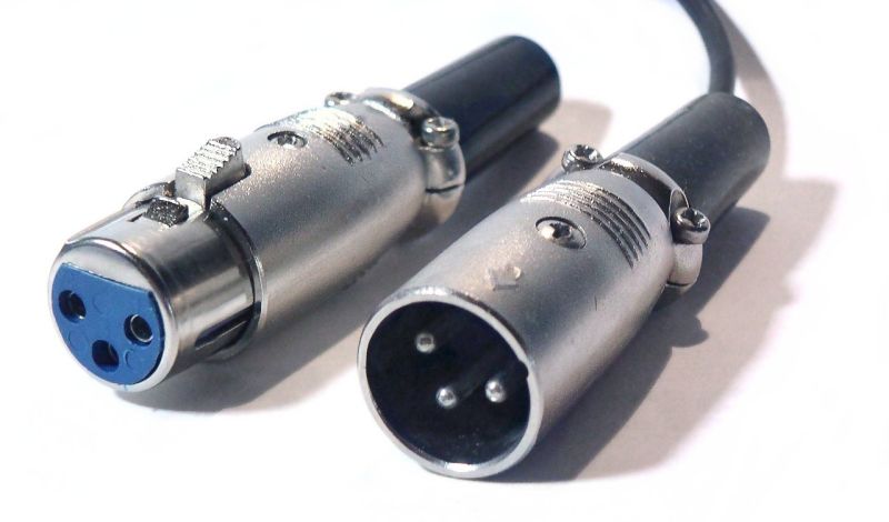 File:Locale RS6 Xlr-connectors.jpg