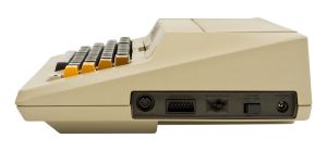 Locale RS6 Atari-800-Computer-Port-Side.jpg