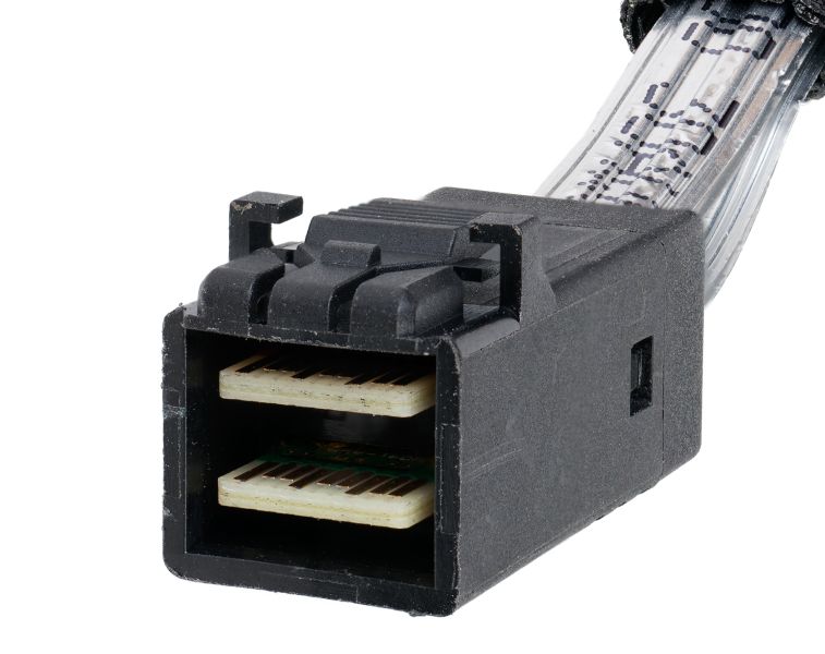 File:Locale RS6 SFF-8643 SMC.jpg