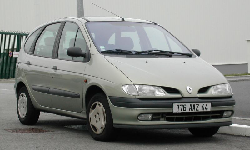 File:Locale RS6 Renault Mégane Scénic (cropped).JPG