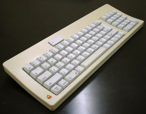 Locale RS6 Apple ADB Keyboard.jpg