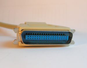 Locale RS6 IEEE 1284 36pin plughead.jpg