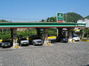 Locale RS6 Pemexgasstation.jpg
