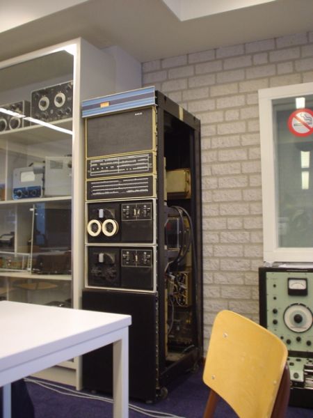 File:Locale RS6 PDP-15 at Varesezaal.jpg